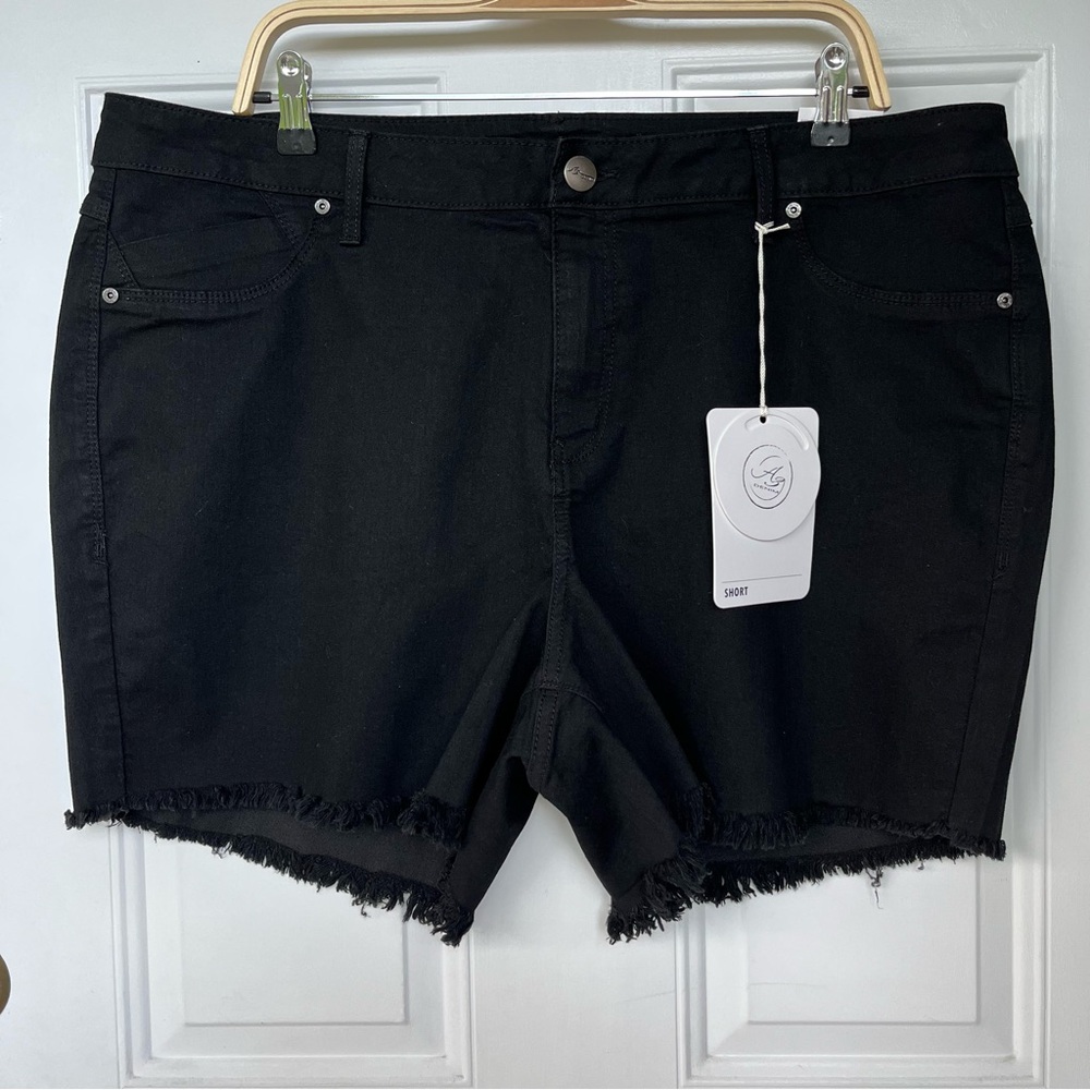 •A3 Denim• NWT Black Raw Edge Denim Shorts  - Size 22W